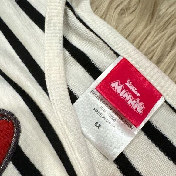 NWT Girls size 6 Minnie Mouse two piece outfit - Picture 4 of 6